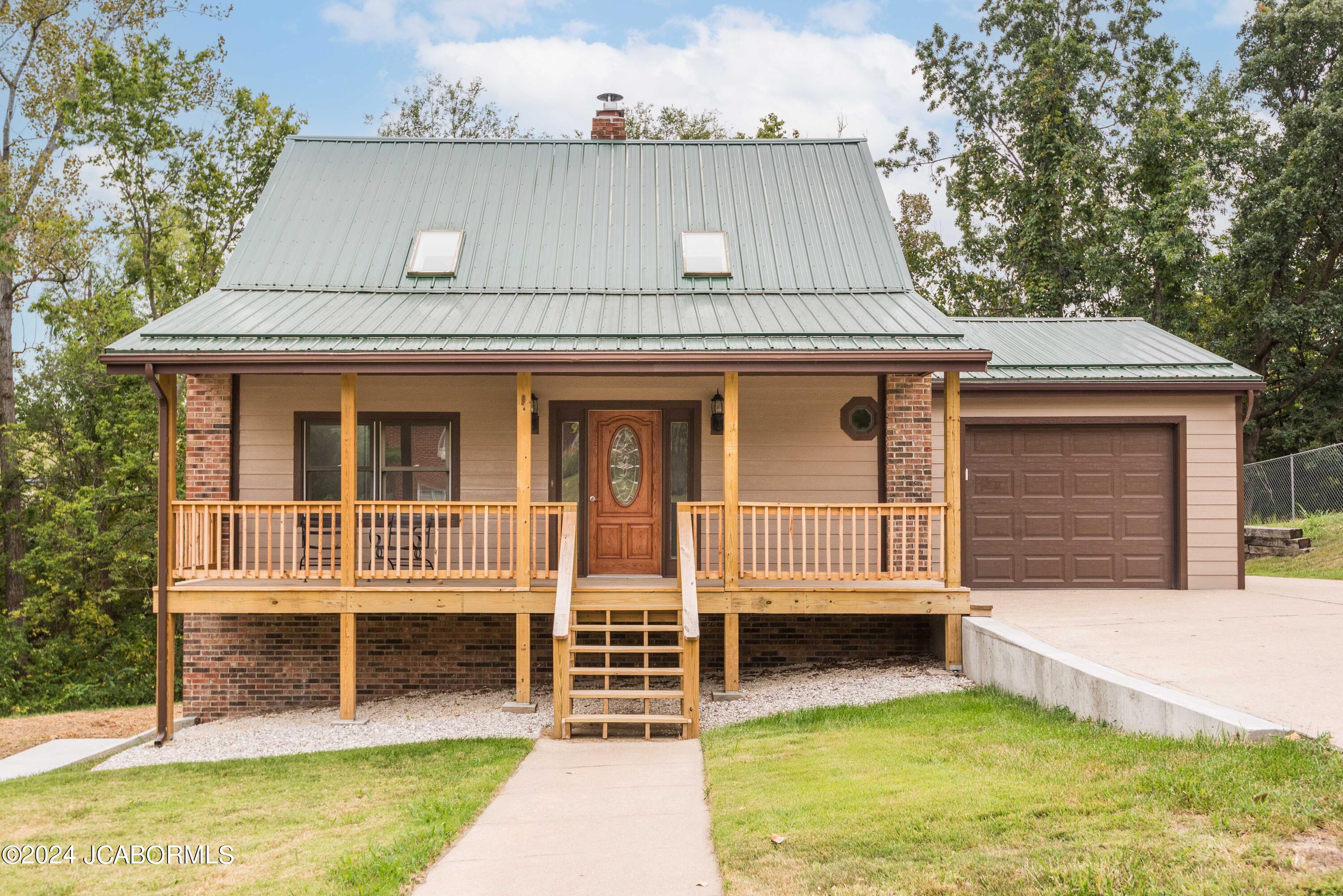 Hogan Dr, Jefferson City, MO 65109