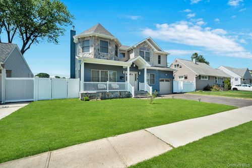 2245 Plum Tree Rd N, Westbury, NY, 11590-6029 | Card Image
