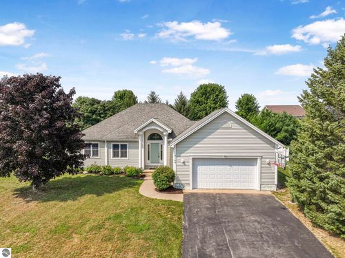 5104 Liberty Dr, Traverse City, MI, 49685-8964 | Card Image
