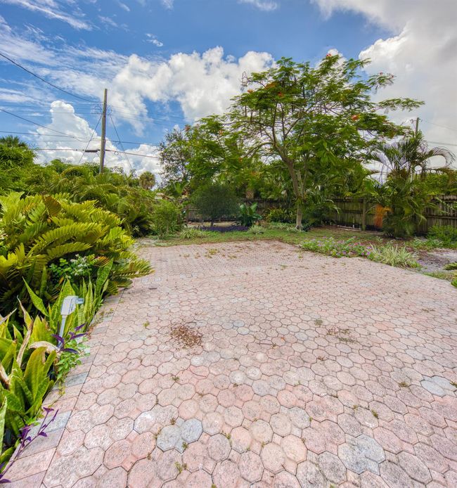 1218 N Ocean Breeze, House other with 2 bedrooms, 2 bathrooms and null parking in Lake Worth FL | Image 24