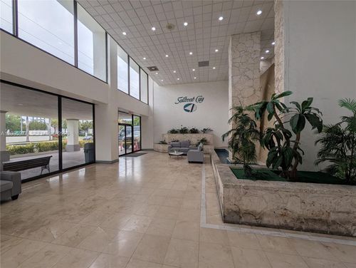 809-13499 Biscayne Blvd, North Miami, FL, 33181-2027 | Card Image