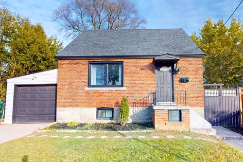 77 Glenburn Ave, East York, ON, M4B2X7 | Card Image