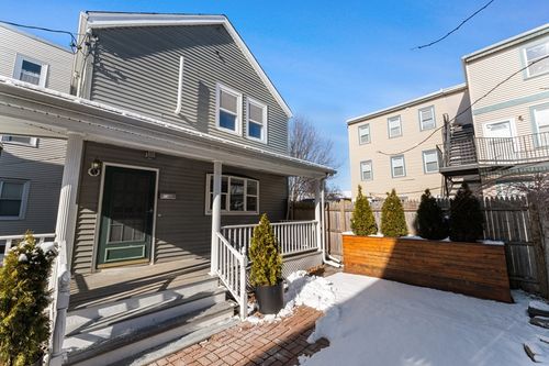 sf-9 Dexter St, Boston, MA, 02127-2704 | Card Image