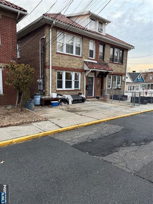 621 Columbia Ave, North Bergen, NJ, 07047-1622 | Card Image