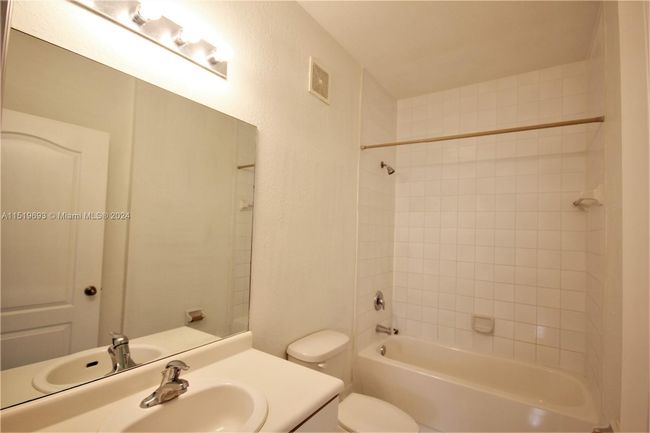 UNIT-102 - 1660 Se 29 Th St, Condo with 3 bedrooms, 2 bathrooms and null parking in Homestead FL | Image 18