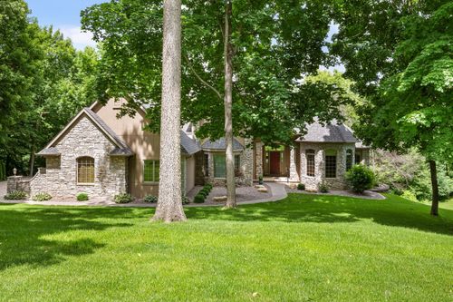 2296 Forest Reed Pl, Le Claire, IA, 52753-9658 | Card Image