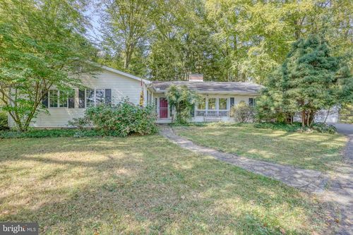 17 E Parkway, ELKTON, MD, 21921-2046 | Card Image