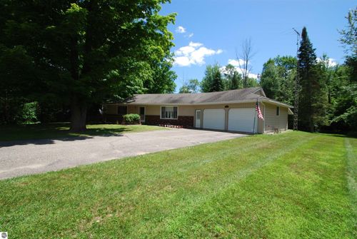 1535 Combs Dr, West Branch, MI, 48661-9363 | Card Image