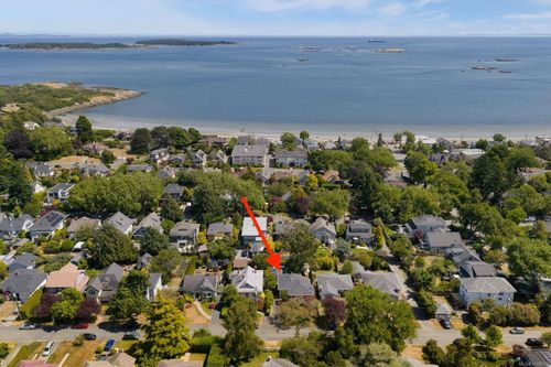 {{alt}} | Card Image