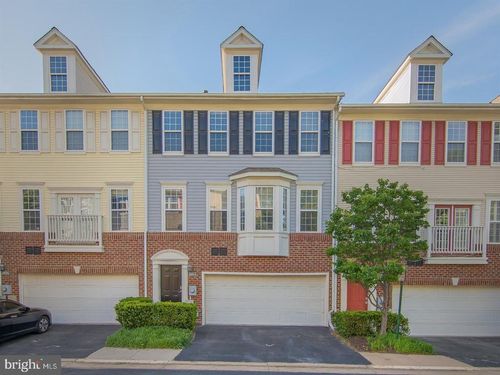 44-8054 Nicosh Circle Ln, FALLS CHURCH, VA, 22042-1267 | Card Image