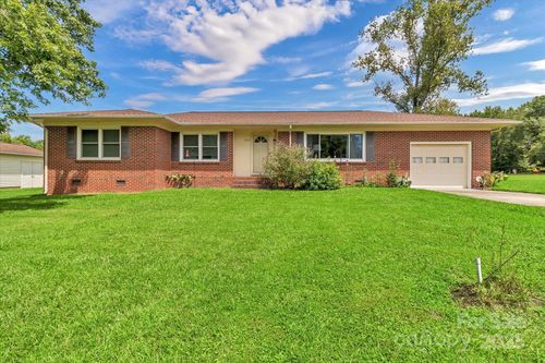 223 W Hammond St, Heath Springs, SC, 29058-8740 | Card Image