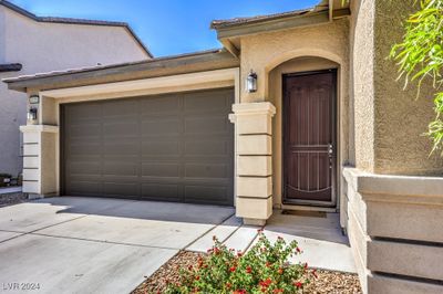 6419 Holland Hills Street, House other with 3 bedrooms, 2 bathrooms and null parking in Las Vegas NV | Image 2