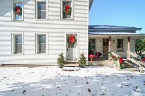 16594 Stark Rd, Springport, MI, 49284-9508 | Card Image