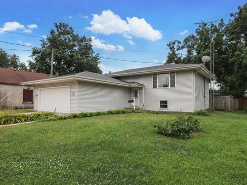 105 W Oak St, Coal City, IL, 60416-1555 | Card Image