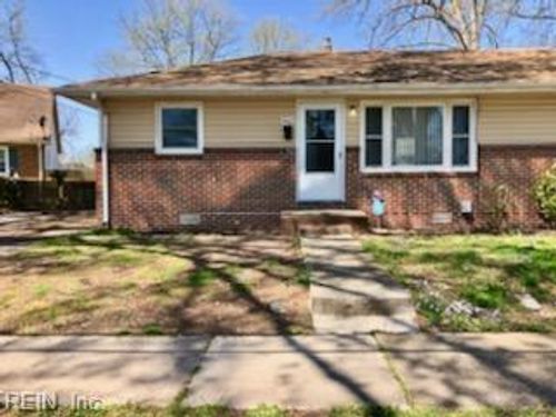 9403 Warwick Ave, Norfolk, VA, 23503-3039 | Card Image