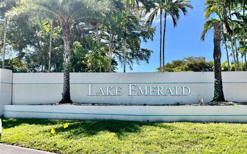 209-113 Lake Emerald Dr, Oakland Park, FL, 33309-6243 | Card Image