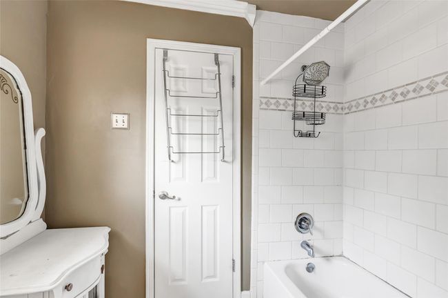 Tub is separate from sinks for privacy. | Image 33