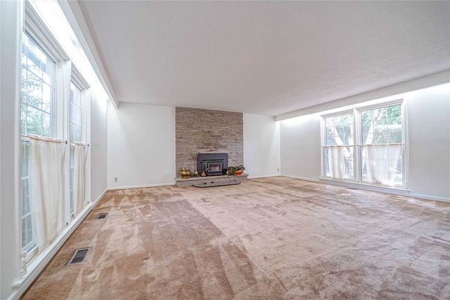 16 Laureleaf Rd, House other with 4 bedrooms, 3 bathrooms and 6 parking in Thornhill ON | Image 9