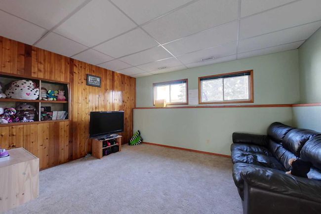 1040 6 St Se, Home with 5 bedrooms, 2 bathrooms and 6 parking in Slave Lake AB | Image 33