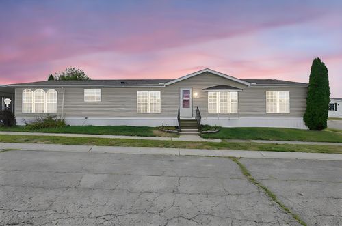 4132 Martinsburg Dr, Columbus, OH, 43207-4075 | Card Image