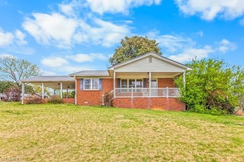 6585 Scarlet Oak Drive, Denton, NC, 27239 | Card Image