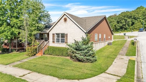 2944 W Old Farmington Rd, Fayetteville, AR, 72704-8711 | Card Image