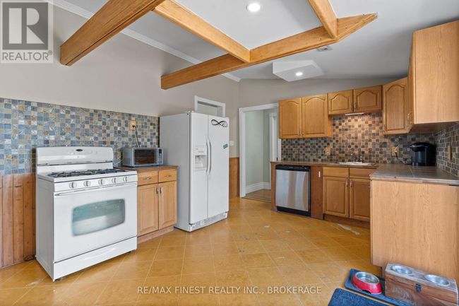 6955 County 2 Road, House other with 4 bedrooms, 2 bathrooms and 8 parking in Loyalist (Lennox and Addington - South) ON | Image 15