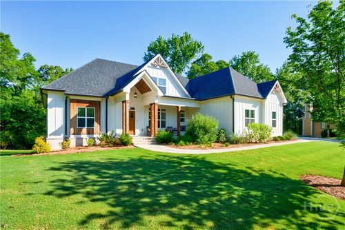 103 Village Cir, Watkinsville, GA, 30677-6710 | Card Image