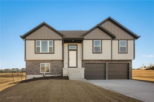 11207 E 207th St, Peculiar, MO, 64078 | Card Image