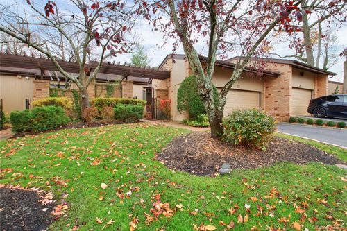 29 Woodland Dr, Roslyn, NY, 11576-3036 | Card Image