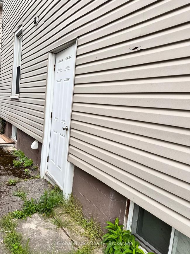 4493 Jepson St, House other with 5 bedrooms, 2 bathrooms and 2 parking in Niagara Falls ON | Image 20