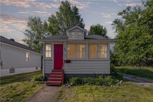 932 Cole Ave, Akron, OH, 44306-2322 | Card Image