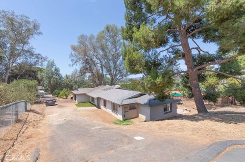 925 Reed Ter, Escondido, CA, 92027-4522 | Card Image