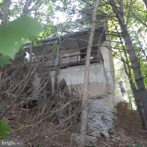 861 W Pine St, RANSHAW, PA, 17866-2715 | Card Image