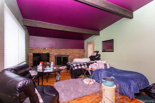 30400 Lisch St, Gibraltar, MI, 48173-9441 | Card Image