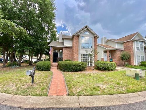 213 Parkwood Cir, Niceville, FL, 32578-9714 | Card Image