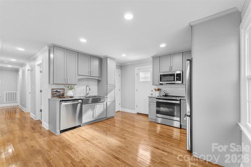 206 Hunter St, York, SC, 29745-1523 | Card Image