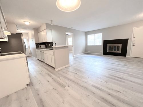 b-9900 Hundred Oaks Cir, Austin, TX, 78750-4234 | Card Image