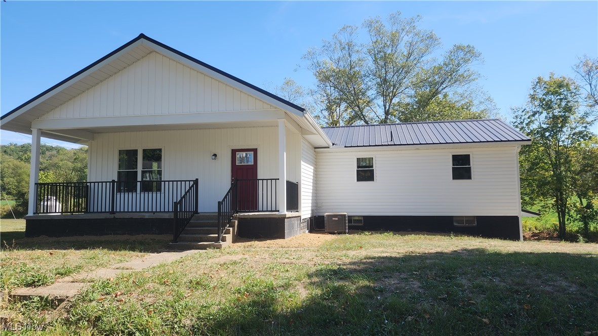 Edie Hill Rd, Uhrichsville, OH 44683