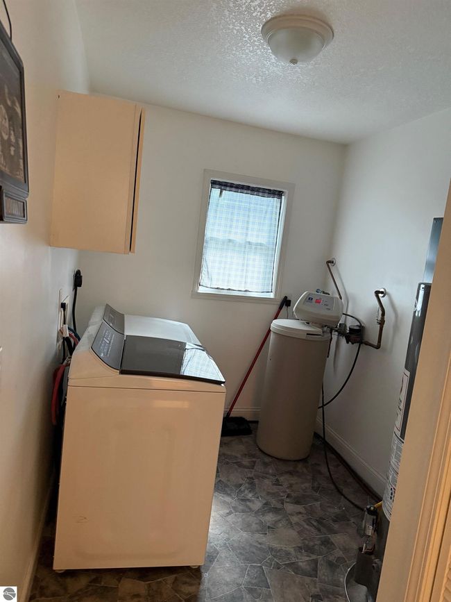 811 E Center St, House other with 3 bedrooms, 2 bathrooms and null parking in Ithaca MI | Image 9