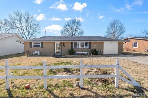 1823 Lawanda Dr, Cape Girardeau, MO, 63701-3823 | Card Image
