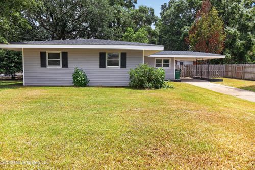 1910 Meadowbrook St, Pascagoula, MS, 39567-5904 | Card Image