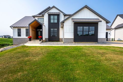5492 Tucker Trail, Bettendorf, IA, 52722 | Card Image