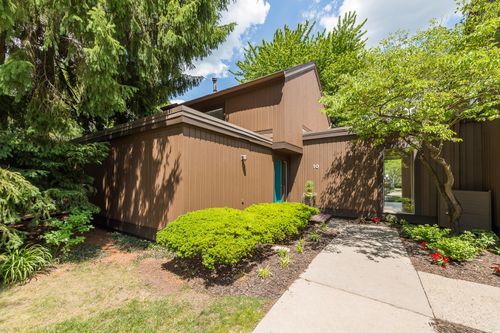 10 Westbury Ct, Ann Arbor, MI, 48105-1411 | Card Image