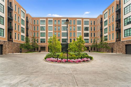 unit-1309-100 Garvies Point Rd, Glen Cove, NY, 11542-5000 | Card Image