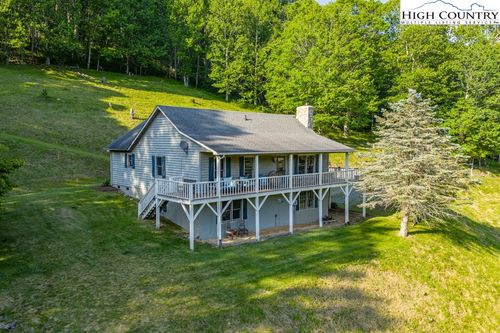 1528 Bairds Creek Rd, Vilas, NC, 28692-9237 | Card Image