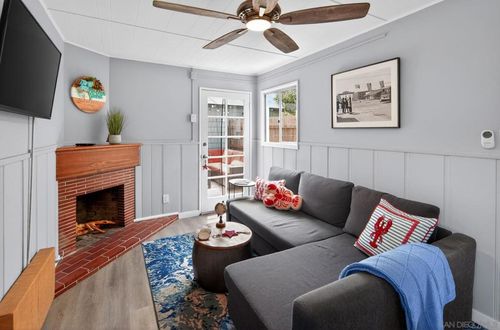 2009 Bacon Street, San Diego, CA, 92107 | Card Image