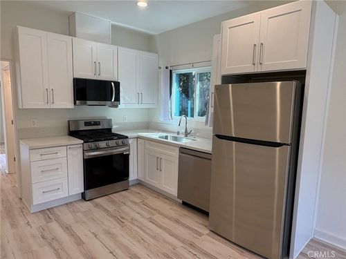 22119 San Miguel St, Woodland Hills, CA, 91364-4130 | Card Image