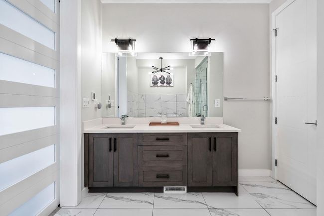 2523 21 St Sw, Home with 4 bedrooms, 3 bathrooms and 2 parking in Calgary AB | Image 33