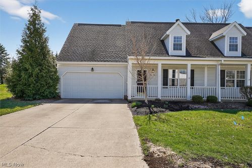 90 High Point Dr, Medina, OH, 44256-3896 | Card Image